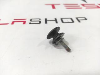 Клипса шпильки крепления грузовой сетки Tesla Model S 1 поколение (2012 - 2016), 1009089-00-A, 87998, 96913