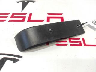 кронштейн крепления подкрылка заднего правого Tesla Model S 1 поколение 2015, 1016324-00-C