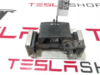 Крышка-фиксатор Tesla Model S 1 поколение 2015, 100918100A, 1003915-00-D
