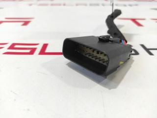 разъем (фишка) проводки Tesla Model S 1 поколение (2012 - 2016), 1031236-81-E