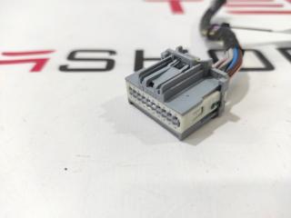 разъем (фишка) проводки Tesla Model S 1 поколение (2012 - 2016), 1031236-81-E