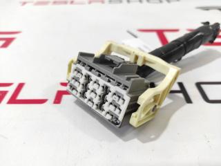 разъем (фишка) проводки Tesla Model S 1 поколение (2012 - 2016), 1031236-81-E