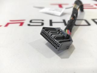 разъем (фишка) проводки Tesla Model S 1 поколение (2012 - 2016), 1031236-81-E