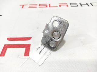 Петля замка двери Tesla Model S 1 поколение 2015, 6006618-00-A, 16896766