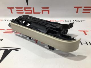Накладка подъемной задней двери Tesla Model X 1 поколение 2017, 1055048-07-J