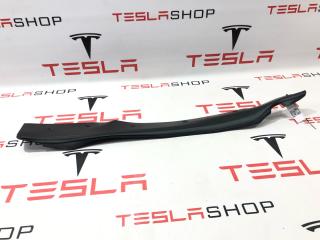 Пластик под датчик прижатия двери Tesla Model X 1 поколение 2017, 1042411-00-D