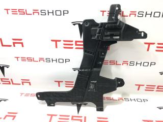 Кронштейн обшивки багажного отделения Tesla Model X 1 поколение 2017, 1080702-00-A, 1073310-00-A