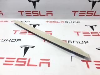 Накладка межсекционная подъемной задней двери Tesla Model X 1 поколение 2017, 1051547-07-C, 1053673-00-A