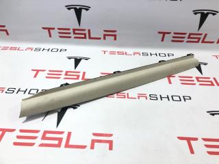 Накладка межсекционная подъемной задней двери Tesla Model X 1 поколение 2017, 1051556-07-C, 1053729-00-B