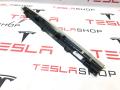 Накладка межсекционная подъемной задней двери Tesla Model X 1 поколение 2017, 1051556-07-C, 1053729-00-B - фото №4