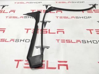 Уплотнитель стойки В (камера) Tesla Model X 1 поколение 2017, 1032153-00-C