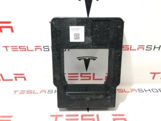 Панель заполнения пустот (2-й ряд) Tesla Model X 1 поколение 2017, 1072409-00-C