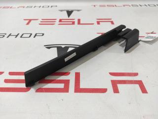 Заглушка салазки сиденья Tesla Model X 1 поколение 2017, 1062359-00-E