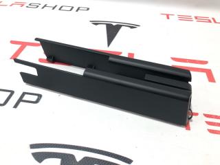 Заглушка салазки сиденья Tesla Model X 1 поколение 2017, 1062358-00-D