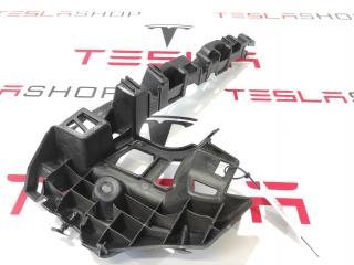 Кронштейн накладки, стойки В Tesla Model X 1 поколение 2017, 1056081-00-E, 1051824-00-C