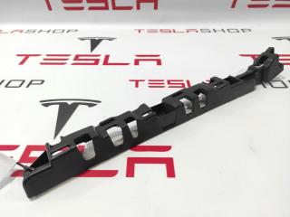 Кронштейн накладки, стойки В Tesla Model X 1 поколение 2017, 1053721-00-C