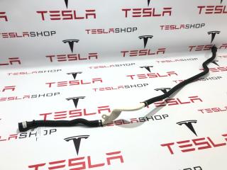 Шланги охлаждающей жидкости заднего большого электромотора Tesla Model X 1 поколение 2017, 1048148-99-F, 1072841-00-A