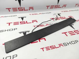 молдинг двери задней левой Tesla Model X 1 поколение 2017, 1097663-00-A