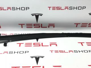 Накладка закрытия подъемной задней двери Tesla Model X 1 поколение 2017, 1041594-00-D