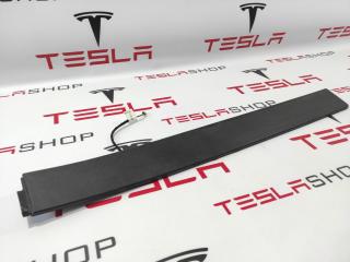 накладка двери (крышки) багажника Tesla Model X 1 поколение 2017, 1097664-00-A