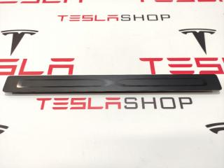 Накладка порога переднего двери Tesla Model X 1 поколение 2017, 1035987-00-G, 1055526-00-F