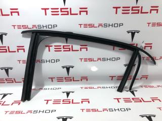 Уплотнитель стекла подъемной задней двери Tesla Model X 1 поколение 2017, 1032277-00-E, 1069520-90-H