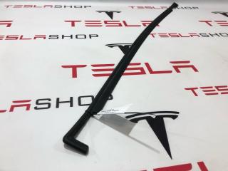 Уплотнитель подъемной задней двери Tesla Model X 1 поколение 2017, 1069003-00-C