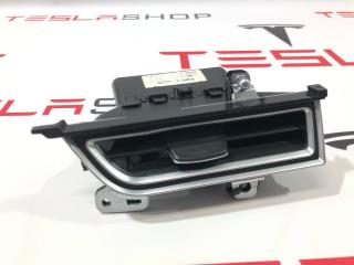 Воздуховод центральной панели (пассажирский) Tesla Model X 1 поколение 2017, 1096880-00-A, 1061734-02-B