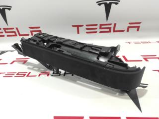 Накладка подъемной задней двери Tesla Model X 1 поколение 2019, 1055012-06-J
