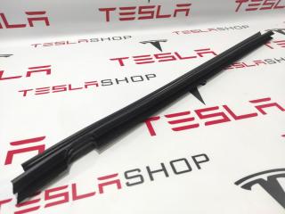 Уплотнитель стекла Tesla Model X 1 поколение 2019, 1032179-00-C, 1483693-00-A
