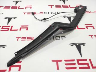 Накладка закрытия подъемной задней двери Tesla Model X 1 поколение 2019, 1037560-00-C