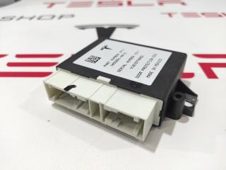Блок управления ультразвуком задней двери Tesla Model X 1 поколение 2019, 1055891-00-D