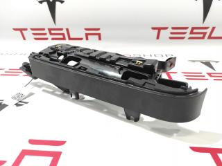 Накладка подъемной задней двери Tesla Model X 1 поколение [рестайлинг] 2022, 1055048-00-K, 1051548-00-H, 1055052-00-D
