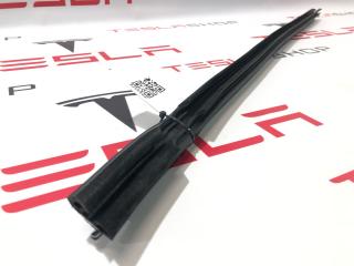 Уплотнитель стекла Tesla Model X 1 поколение 2017, 1032179-00-C, 1483693-00-A