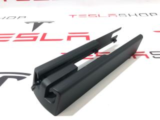 Заглушка салазки сиденья Tesla Model X 1 поколение 2019, 1062358-00-D