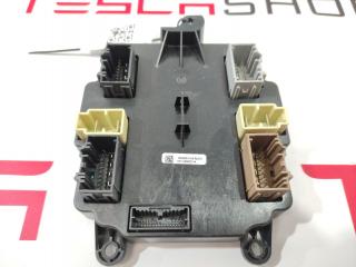 модуль управления двери Tesla Model X 1 поколение (2015 - 2021), 1062056-10-B