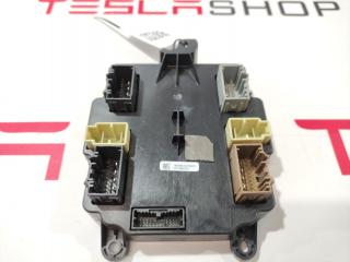 модуль управления двери Tesla Model X 1 поколение 2017, 1062056-10-B