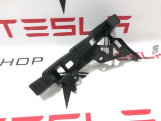 Кронштейн накладки, стойки C Tesla Model X 1 поколение 2019, 1056083-00-C, 1051825-00-B