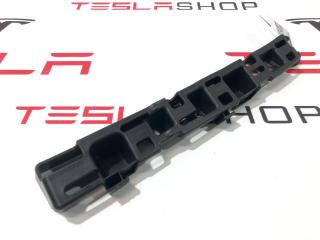 Кронштейн накладки, проема подъемной задней двери Tesla Model X 1 поколение 2019, 1059180-00-A