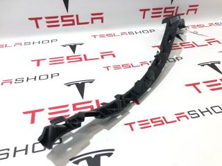 Кронштейн накладки, стойки C Tesla Model X 1 поколение 2019, 1079765-00-C, 1079765-00-B