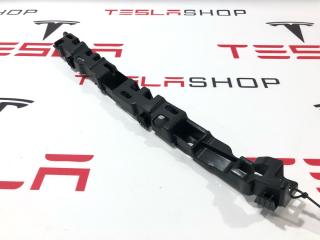 Кронштейн накладки, стойки В Tesla Model X 1 поколение 2019, 1050784-00-C