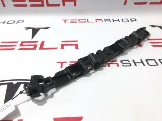 Кронштейн накладки, стойки В Tesla Model X 1 поколение 2019, 1053721-00-C