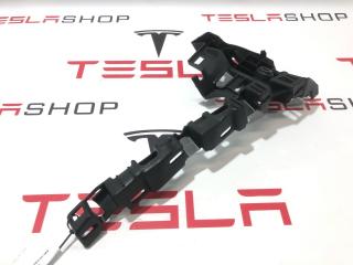 Кронштейн накладки, стойки В Tesla Model X 1 поколение 2019, 1056081-00-E, 1051824-00-C