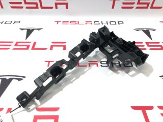 Кронштейн накладки, стойки В Tesla Model X 1 поколение 2019, 1053727-00-H