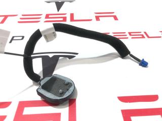 Антенна GPS (навигации) Tesla Model X 1 поколение 2019, 1097321-00-B