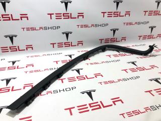 Накладка проема подъемной задней двери Tesla Model X 1 поколение 2019, 1105120-00-F