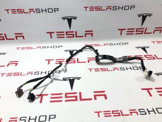 Электропроводка амортизаторов подъемной задней двери Tesla Model X 1 поколение 2019, 1063406-00-F, 1064336-00-B