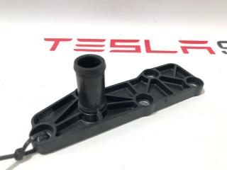 Штуцер Tesla Model X 1 поколение 2019, 1037000-00-F, 1036293-00-D