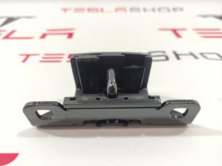Петля замка двери Tesla Model X 1 поколение (2015 - 2021), 1033836-00-G
