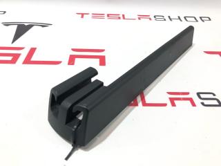 Заглушка салазки сиденья Tesla Model X 1 поколение 2019, 1062359-00-E